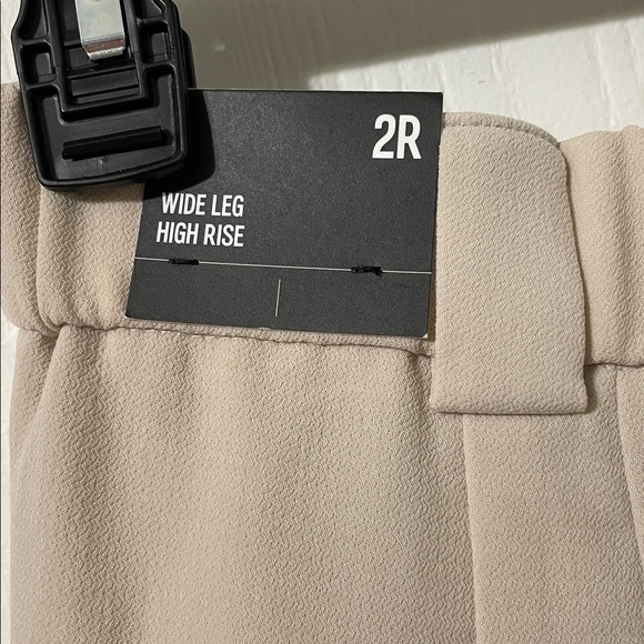 Express NWT Wide Leg Trouser High Rise Cream Pants Size 2 - Picture 15 of 16